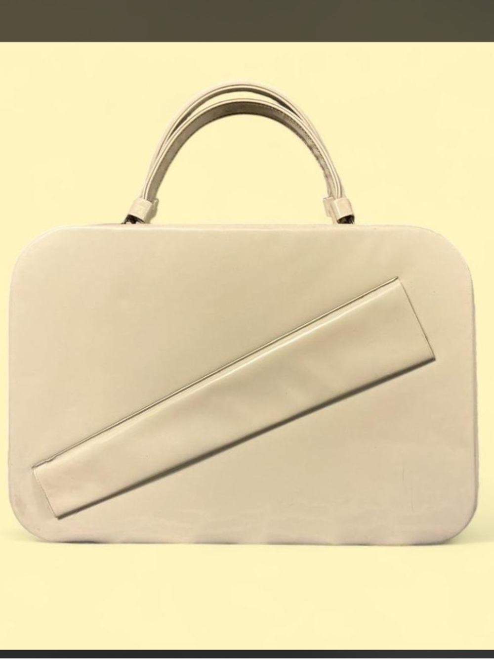 Women's 1950’s Vintage Cream Patent Leather Top-Handle Bag